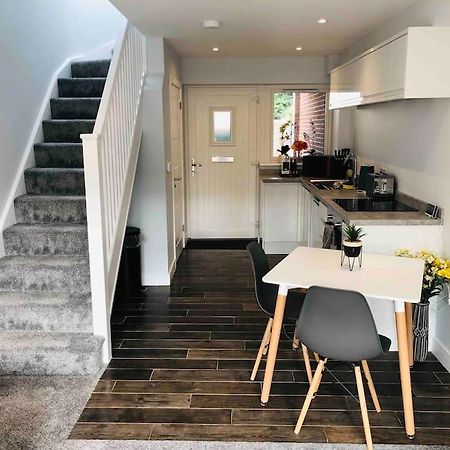 Centrally Situated House Plus Private Parking Cheltenham Extérieur photo